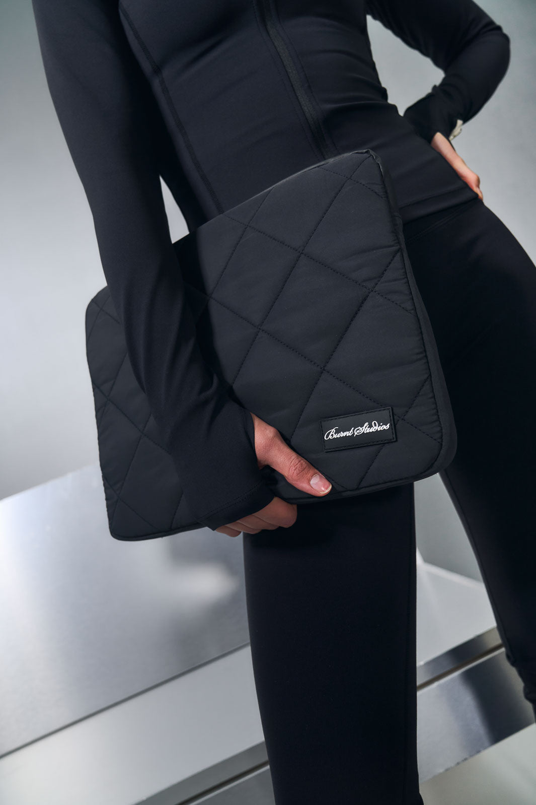 FormFlex Zip Through - Black