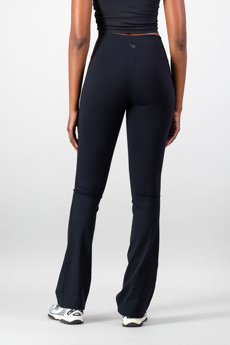 Form Flared Legging - Black